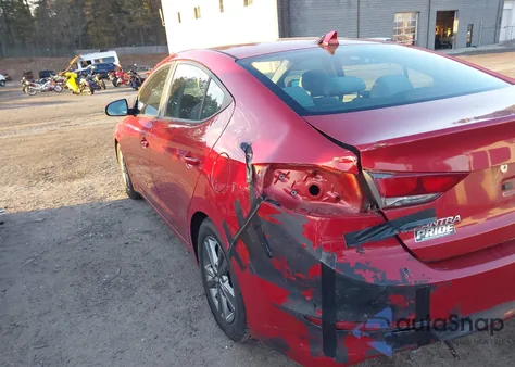 2017 Hyundai Elantra Se z USA, uszkodzony, nr VIN 5NPD84LFXHH071402